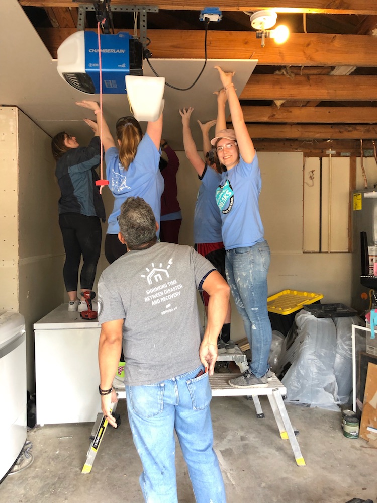 Mizzou students help install ceiling panels